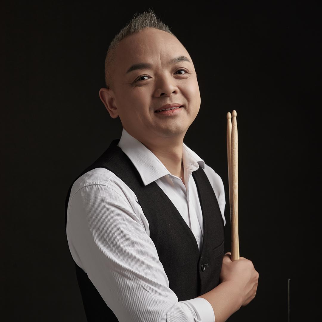 天门爱打架子鼓的张老师