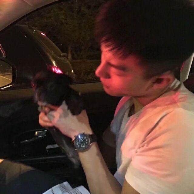 佳伟