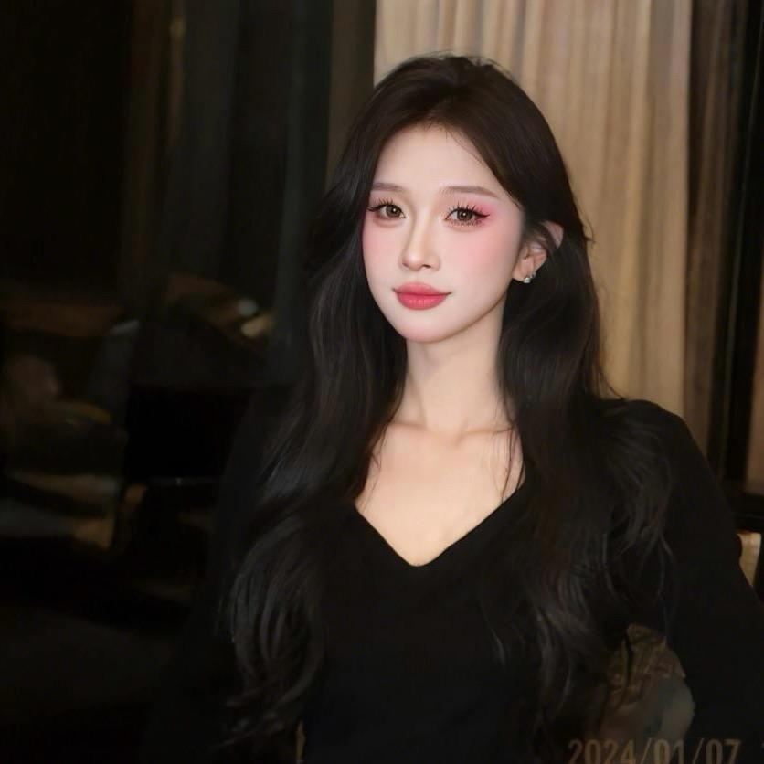 杨淼.