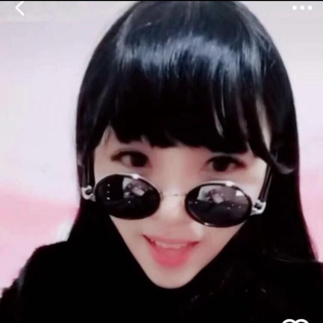 宏小千