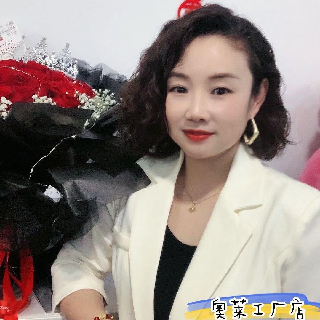 宏飞服装店