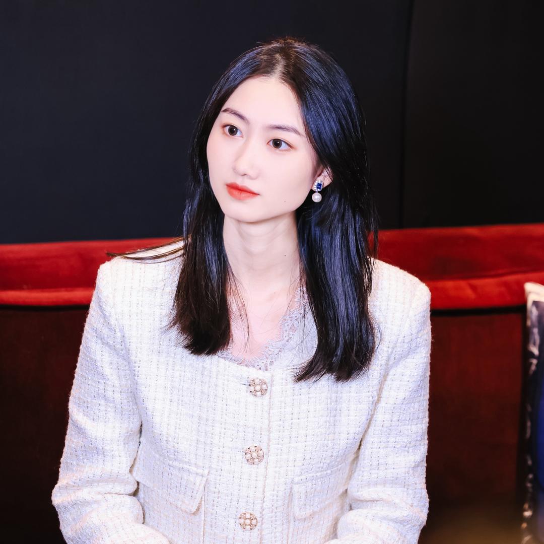 黄彬如