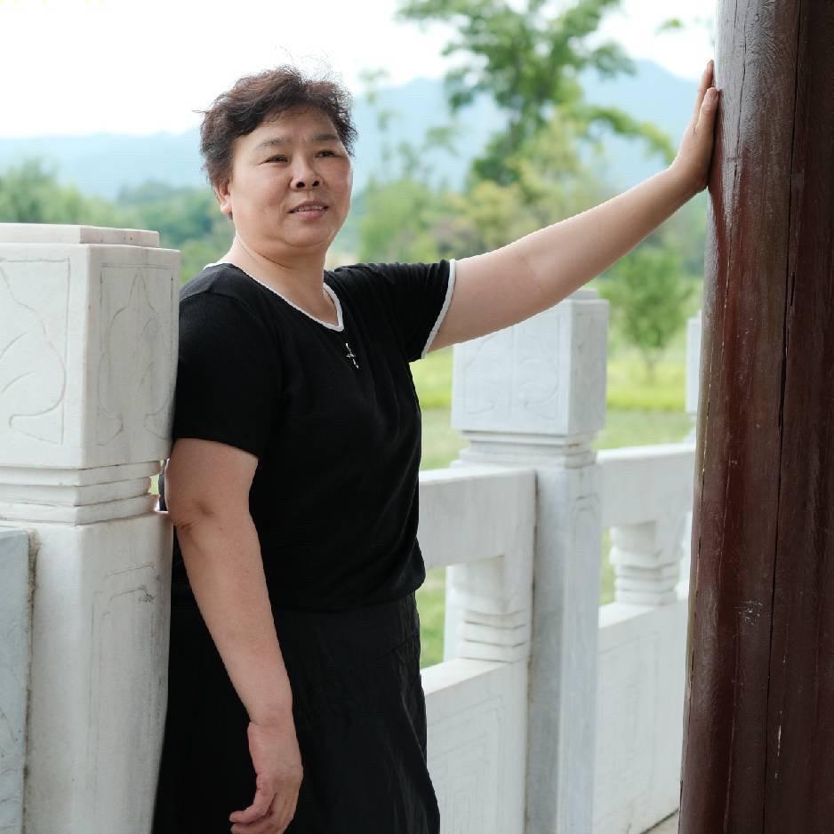 孤独的我伤心的泪。