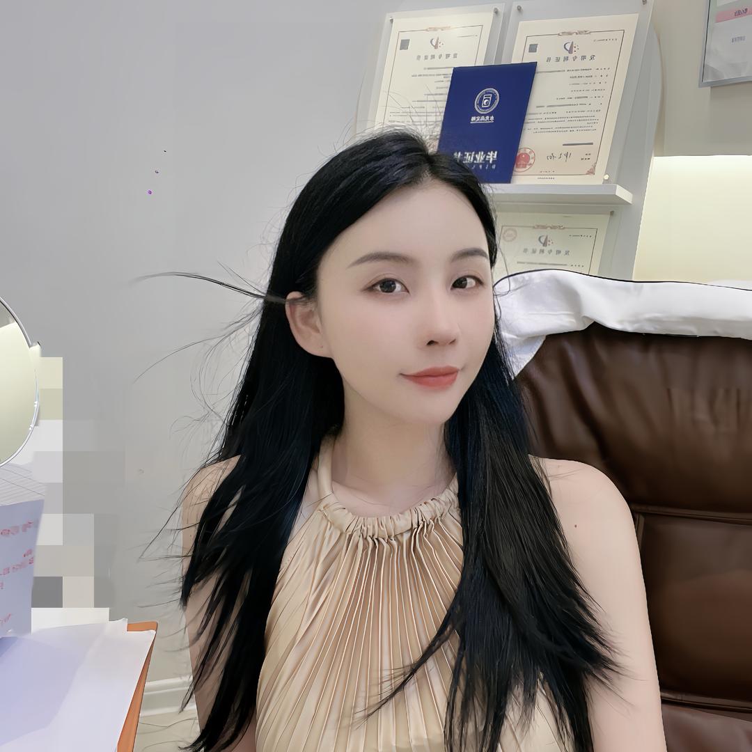 玉林很会变美的珞樱