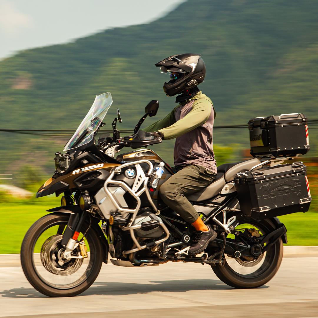 🍃马背上的王甩甩