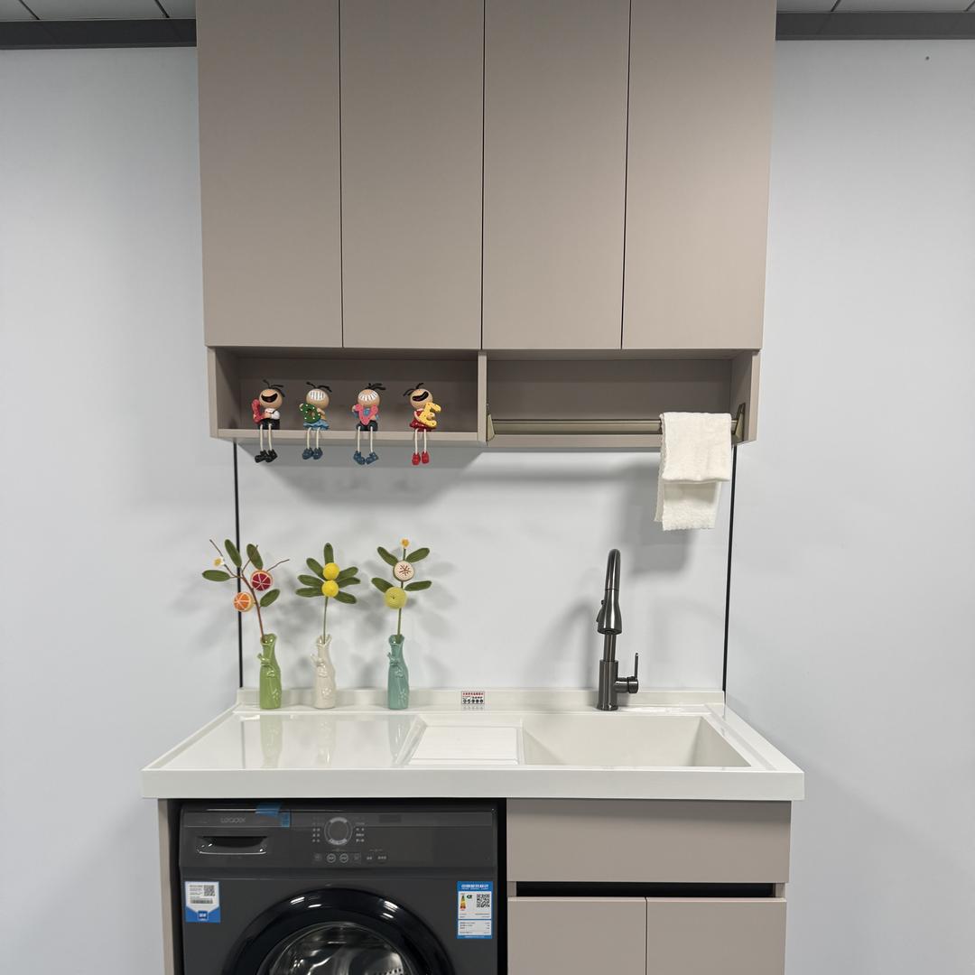 西安泓涛阳台柜