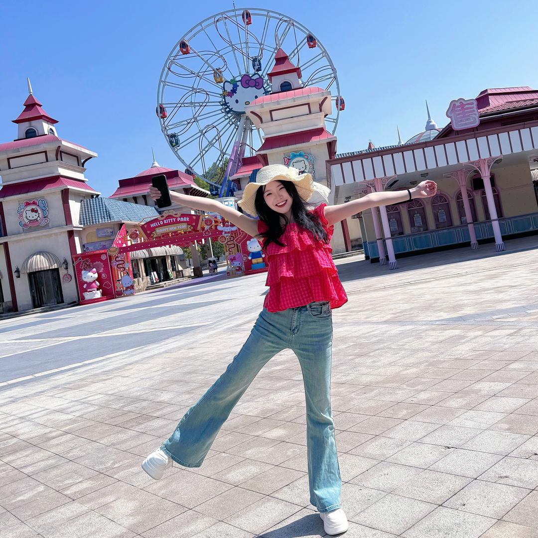 正在追剧的兔宝宝🍒