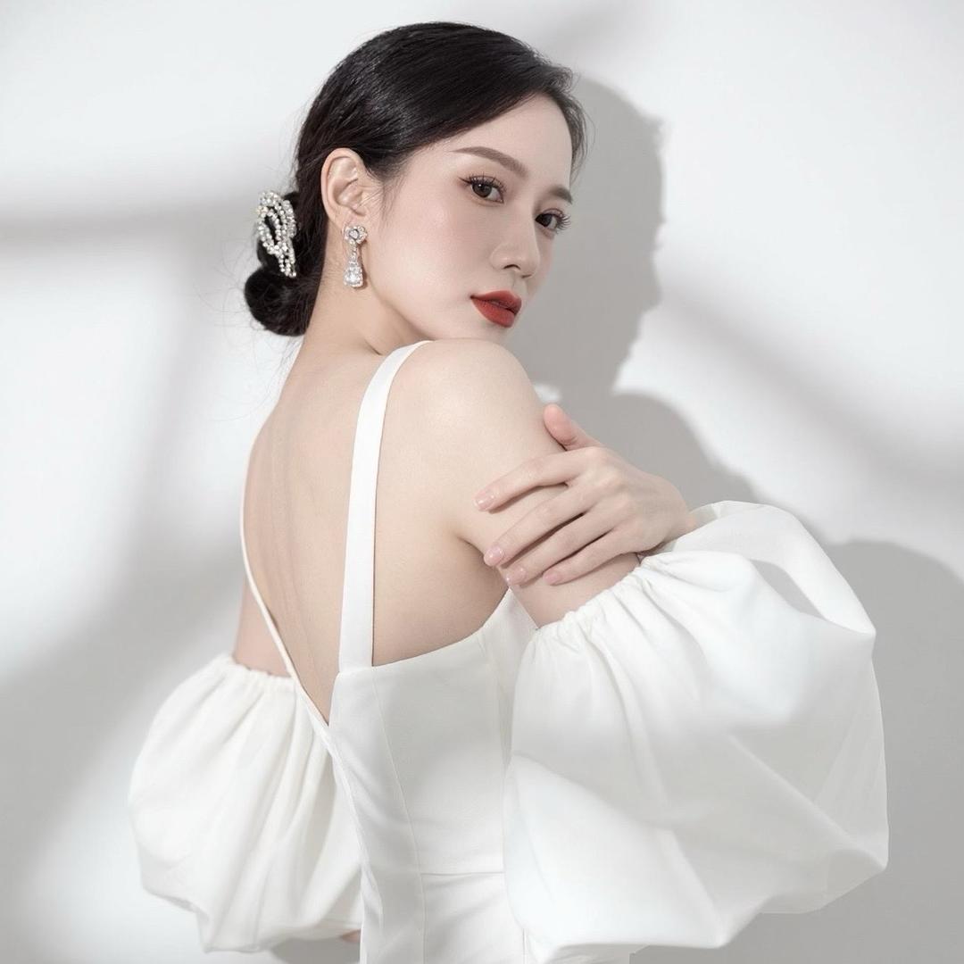 左美丽的左