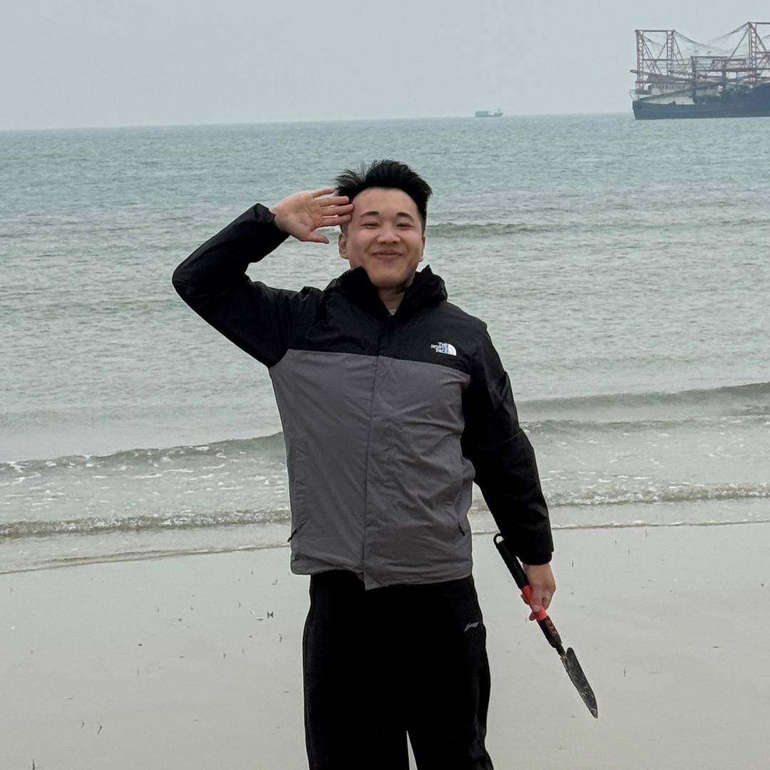 张明明.头像