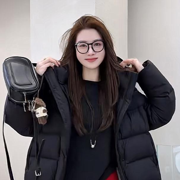 月月不吃鱼-独特风格穿搭