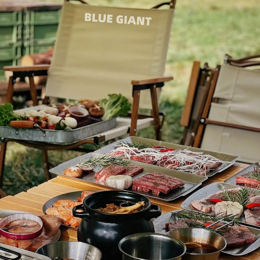 BLUE GIANT