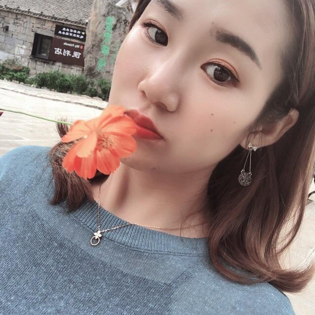 倪 儿 （橱窗有好物）