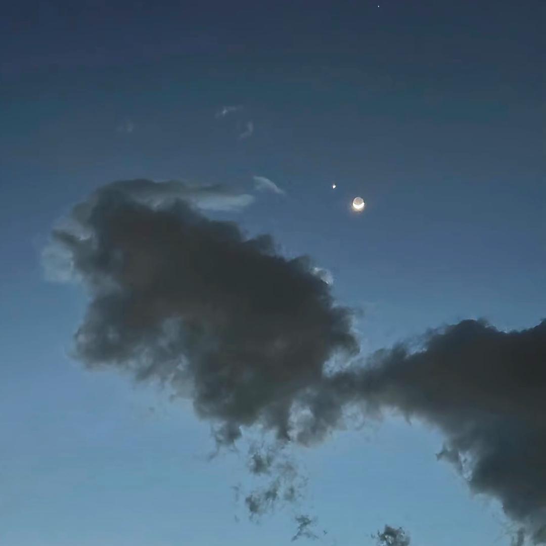 带你去吃草莓冰淇淋