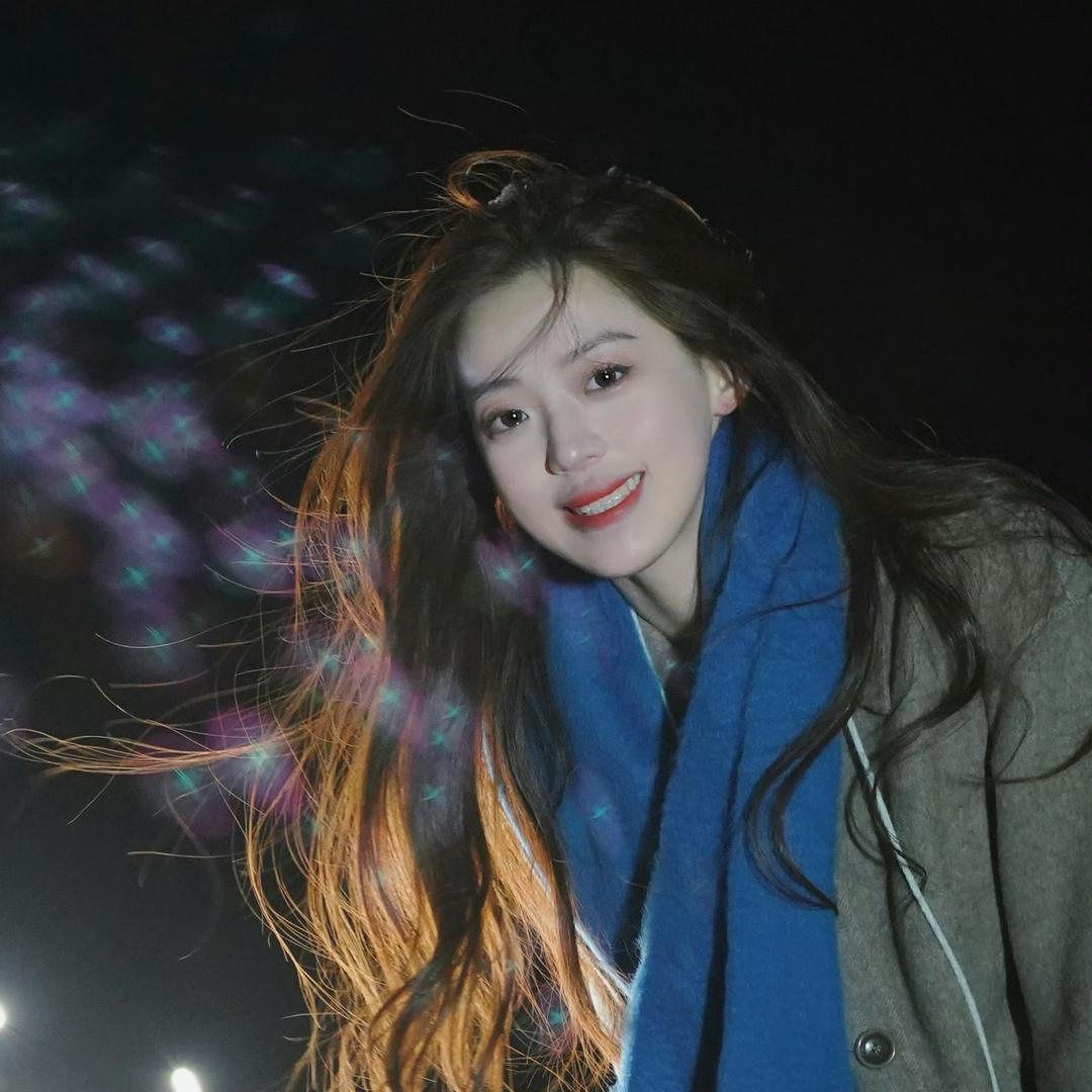 呆鱼蟹爱吃车厘子