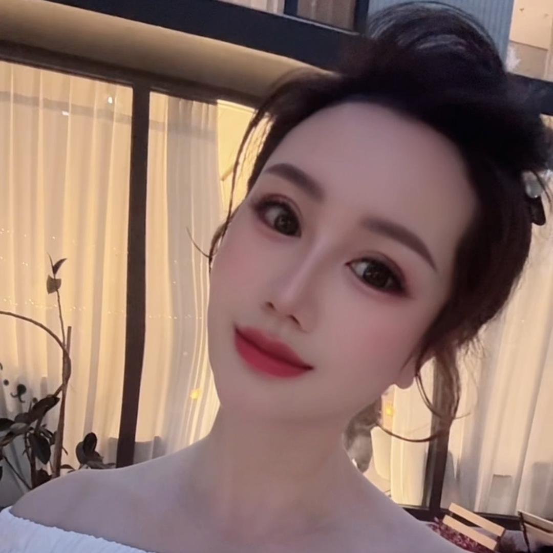 月牙弯弯🍷🍷