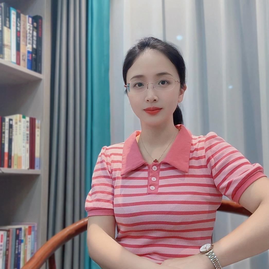 周女士.