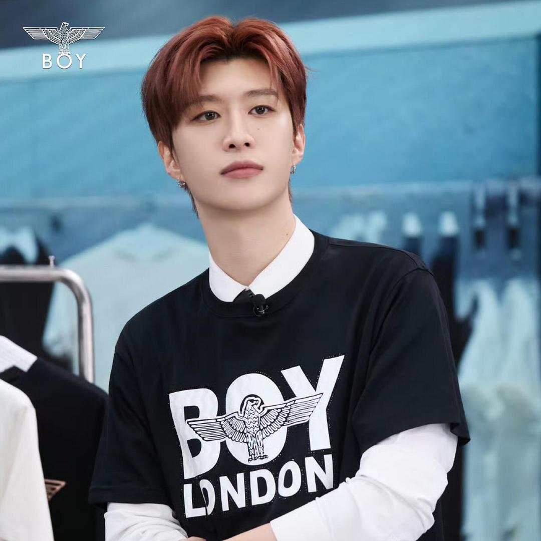 濮阳银座二楼BOY