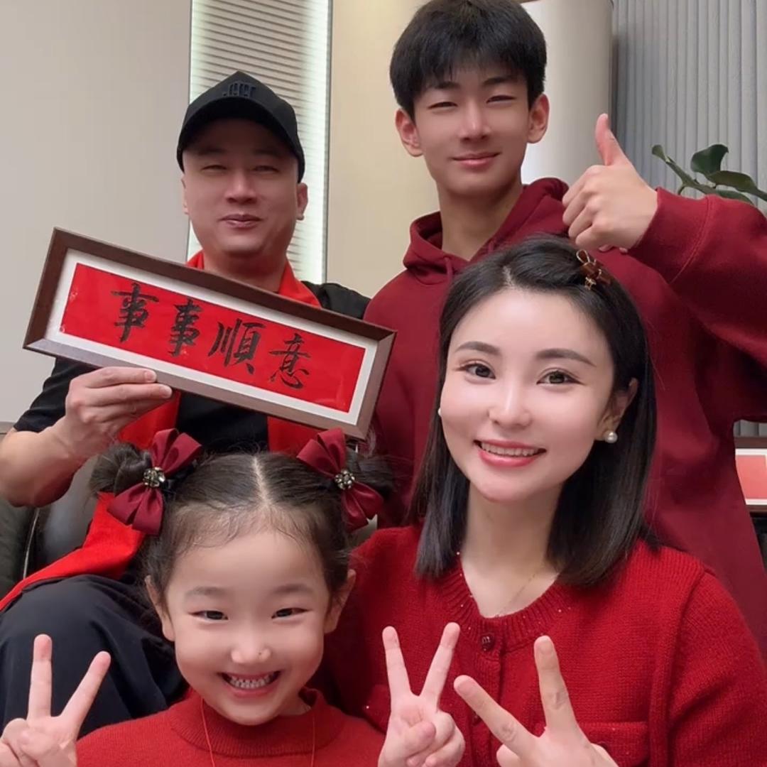 小煎饼一家@抖音