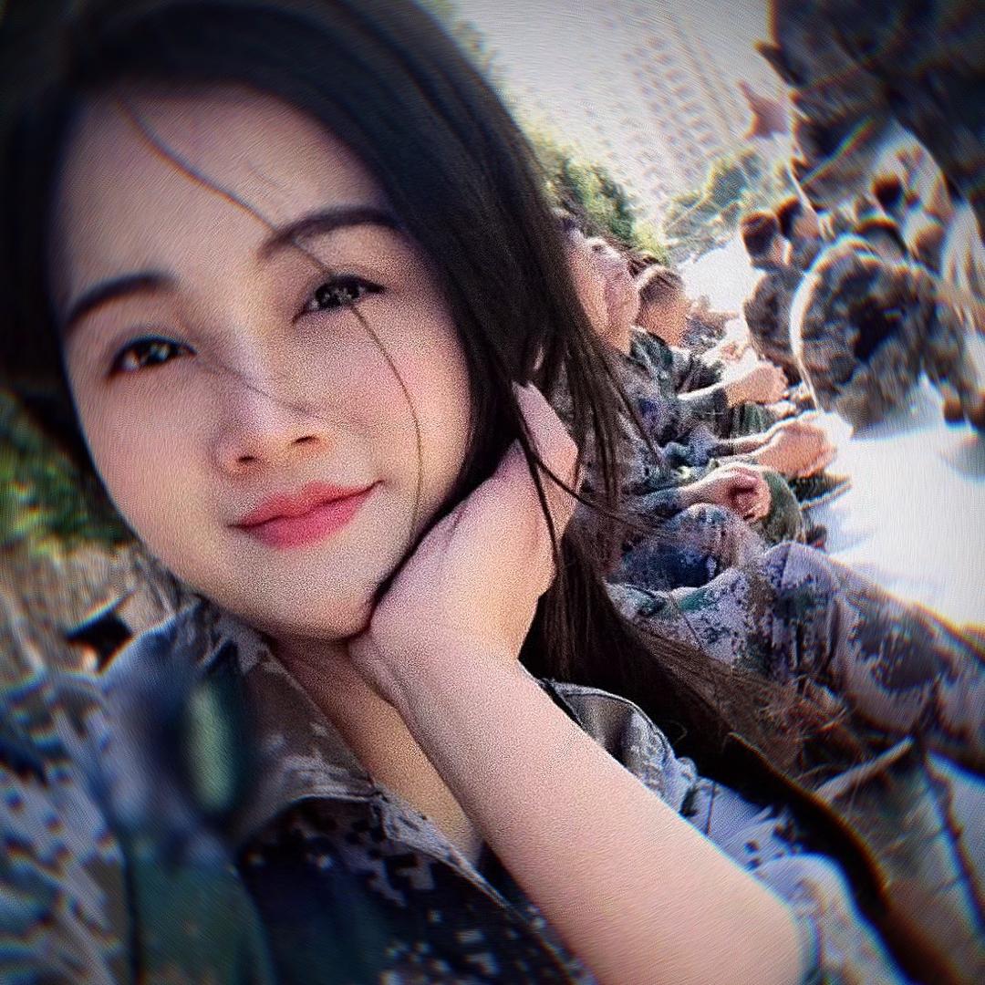 🇨🇳紅顏素裹戎裝
