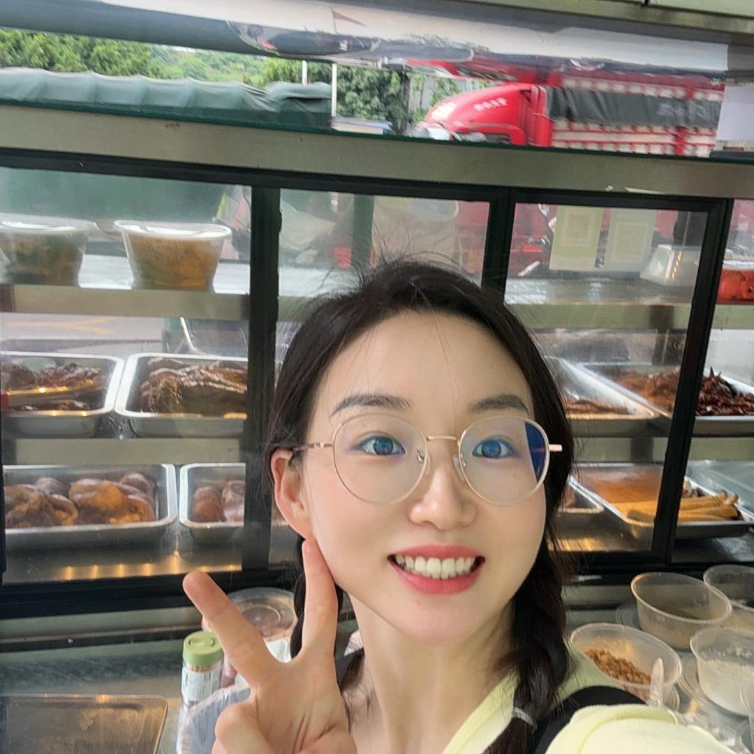 杨小姐（自学舞蹈）