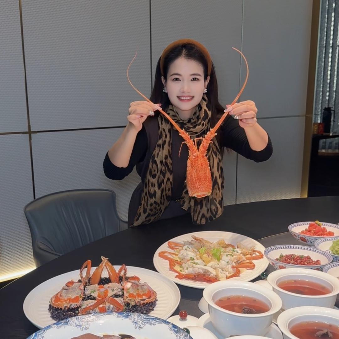 晴子吖