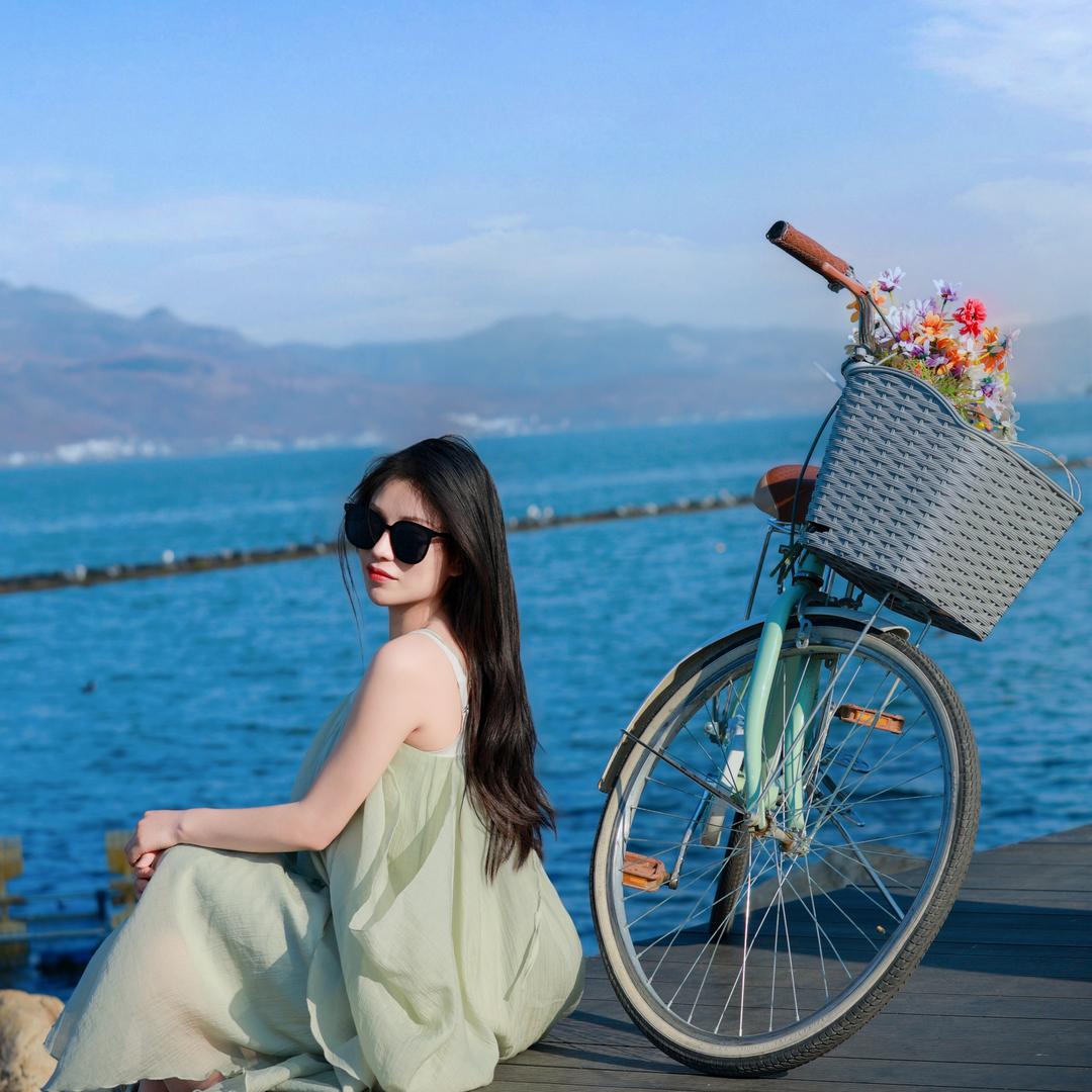 从月亮走向月亮