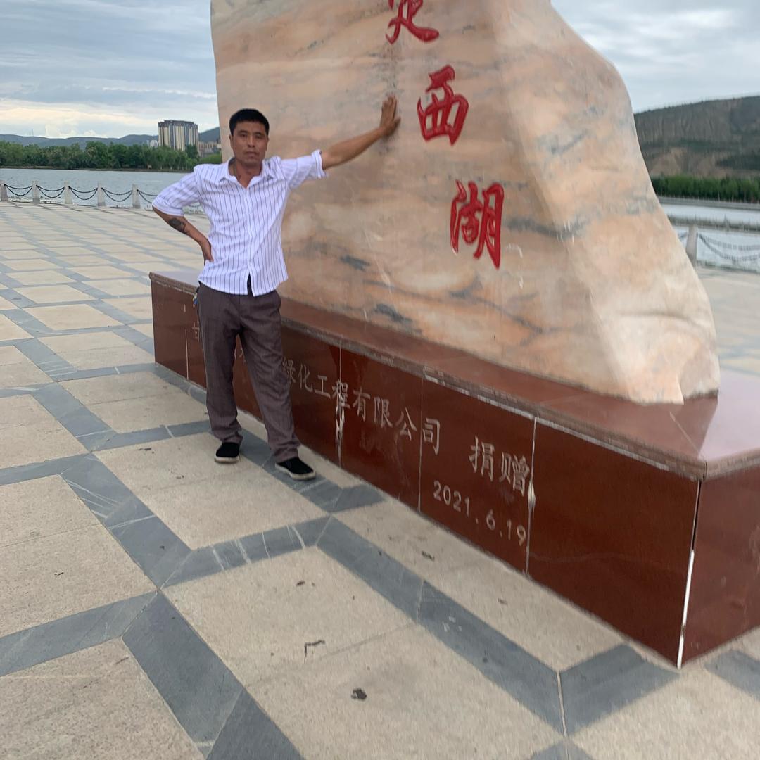 梁金龙