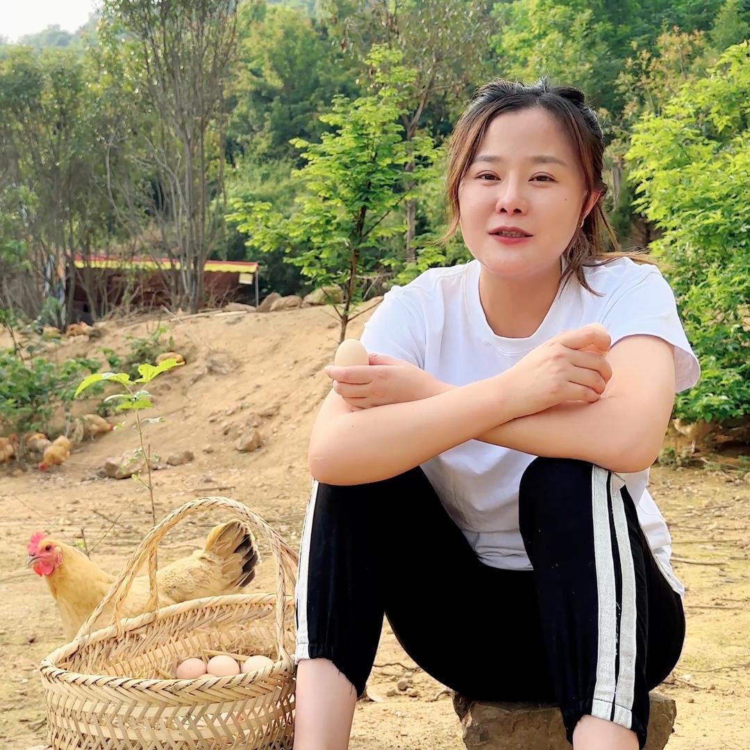 小表妹家散养土鸡