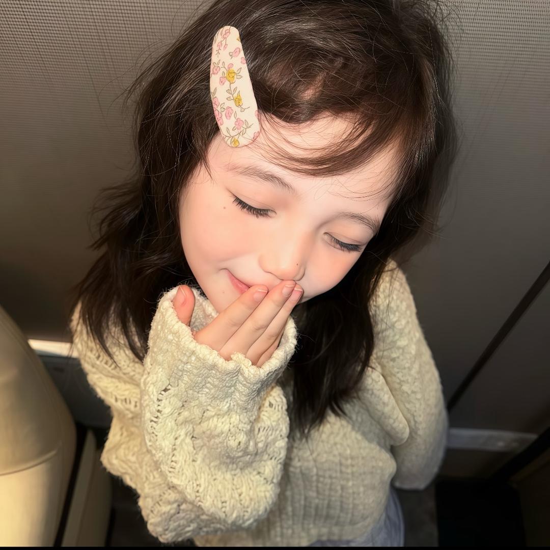 敏敏有酒窝.