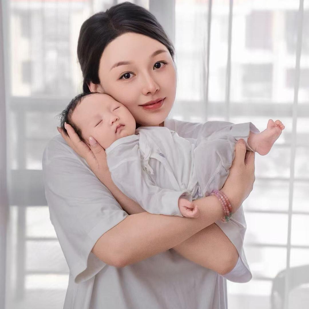 小伊琳bb💕