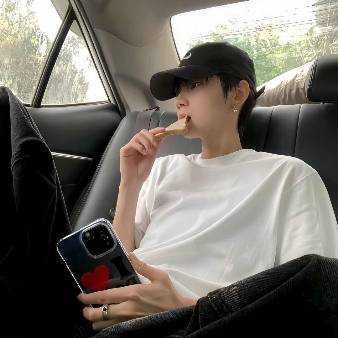 ㅤㅤ&.