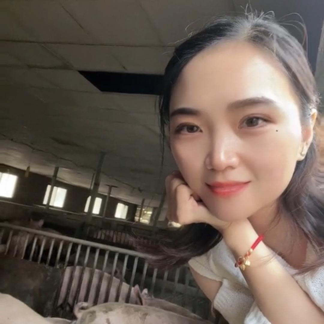 平江养猪妹 小芳芳