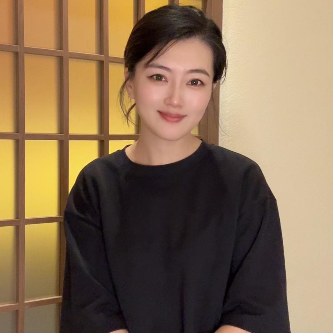 辉辉爱喝茶