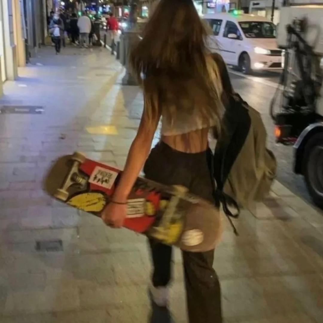 鸿韶茜畈