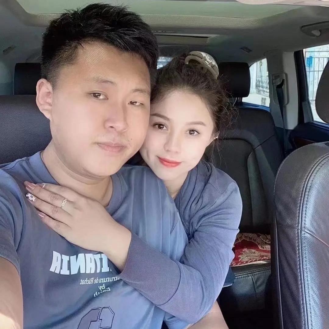 嘴哥爱吃喝