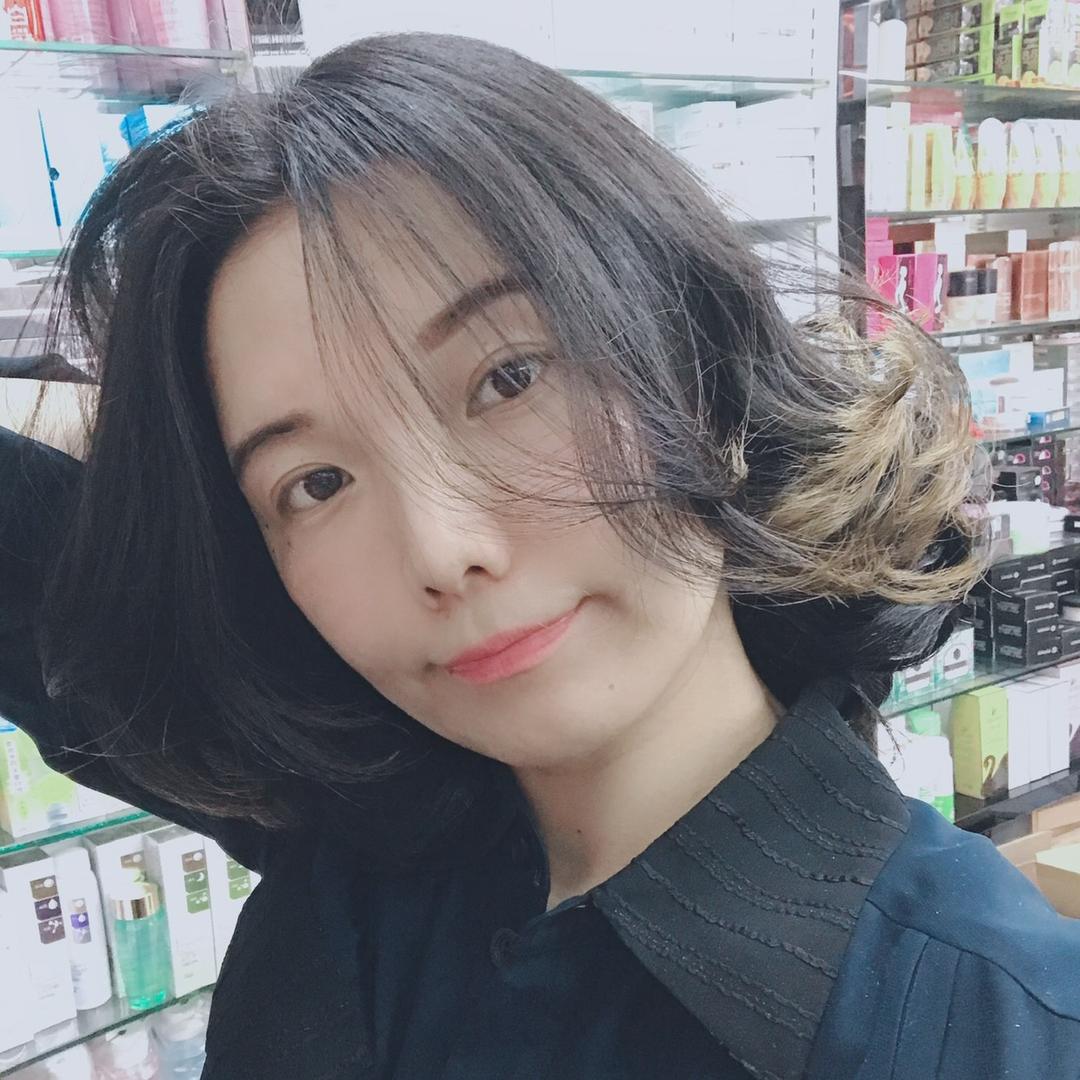 魅斯妮化妆品商行