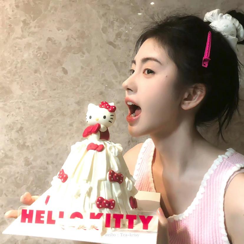 腼腆小美🥰