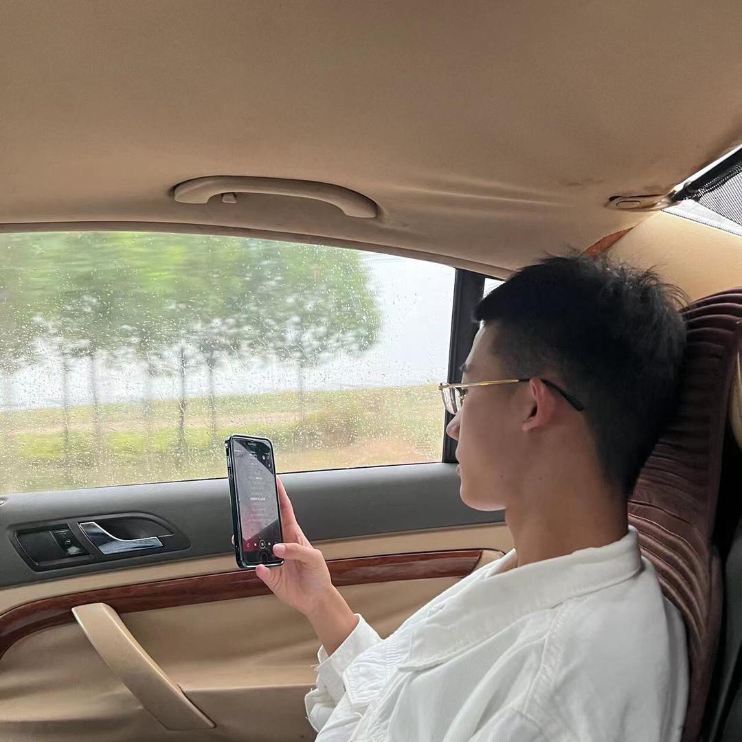 薄纯.