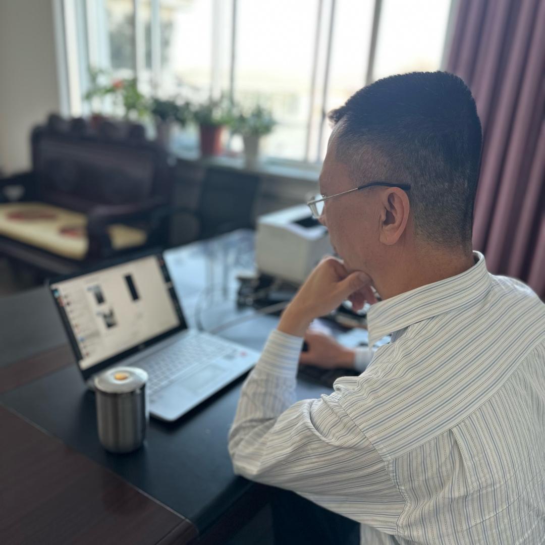 金泓港建材-荣哥