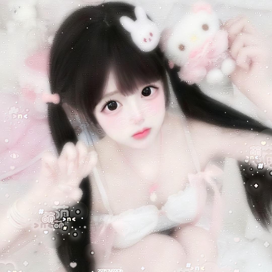灰白暗色的雪