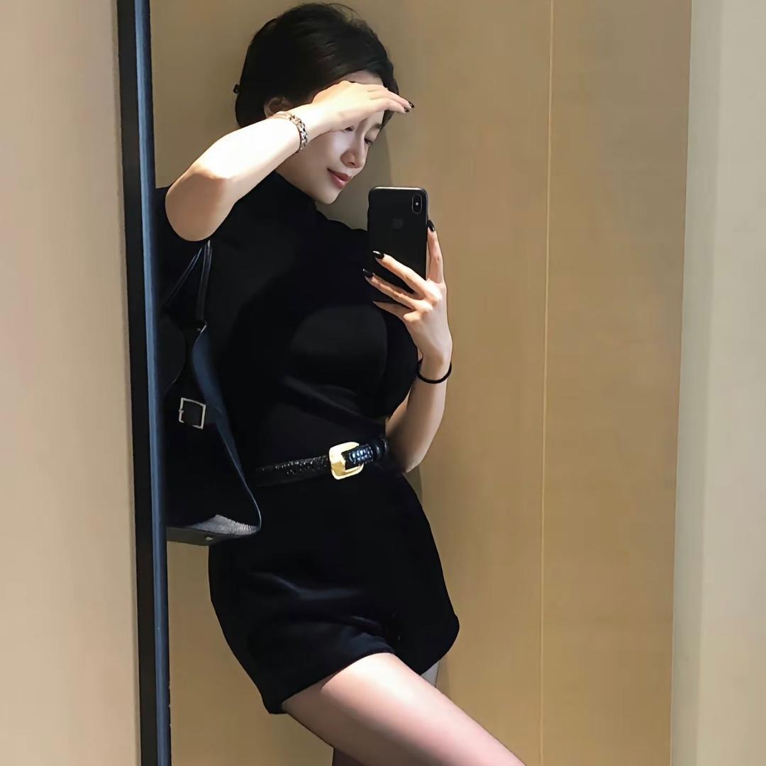 权律二她姐夫