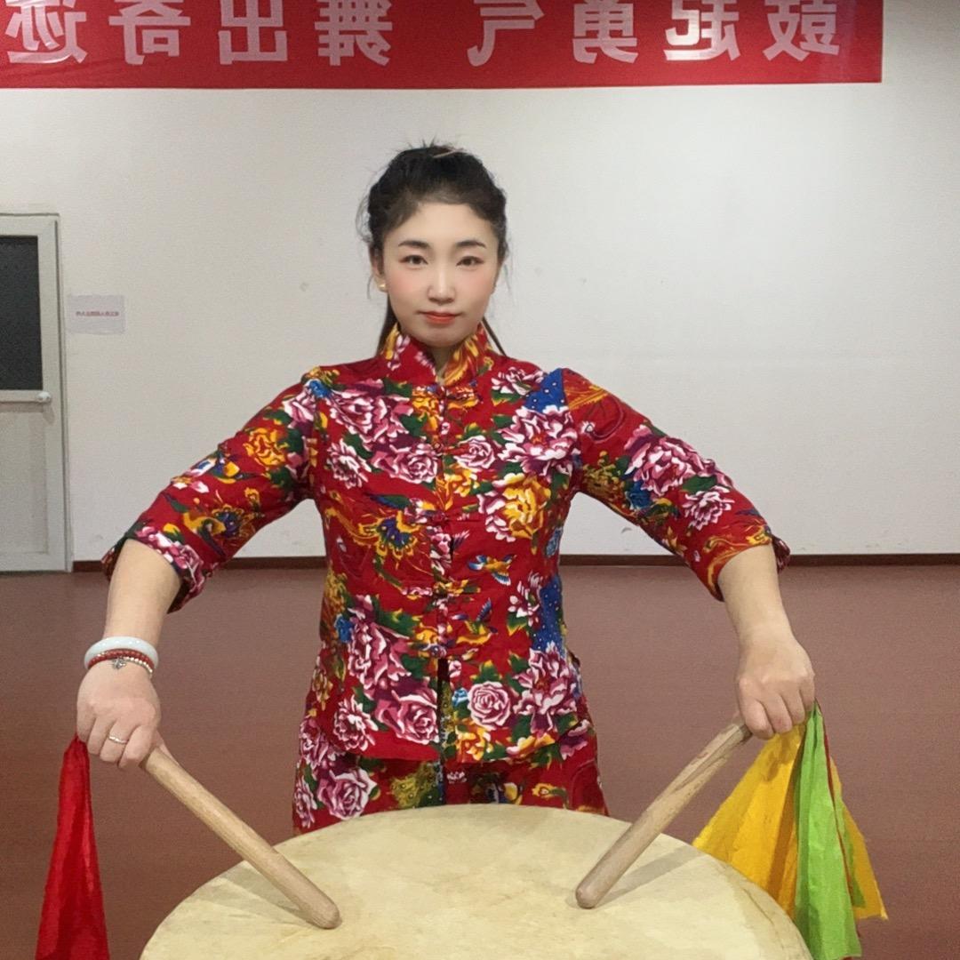 山妹鼓舞精锐团❤️芳芳❤️（花姑娘）