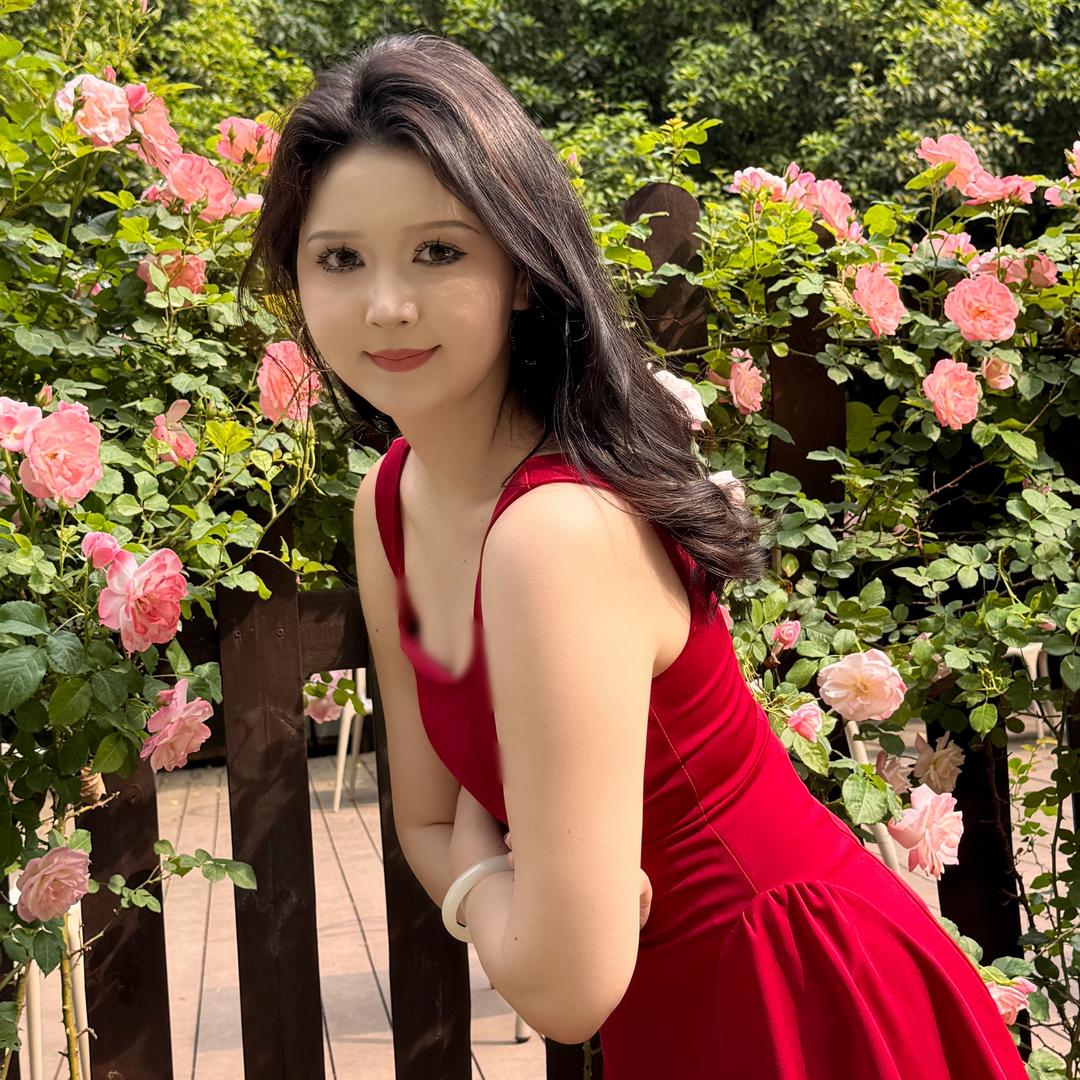Yelina的双下巴