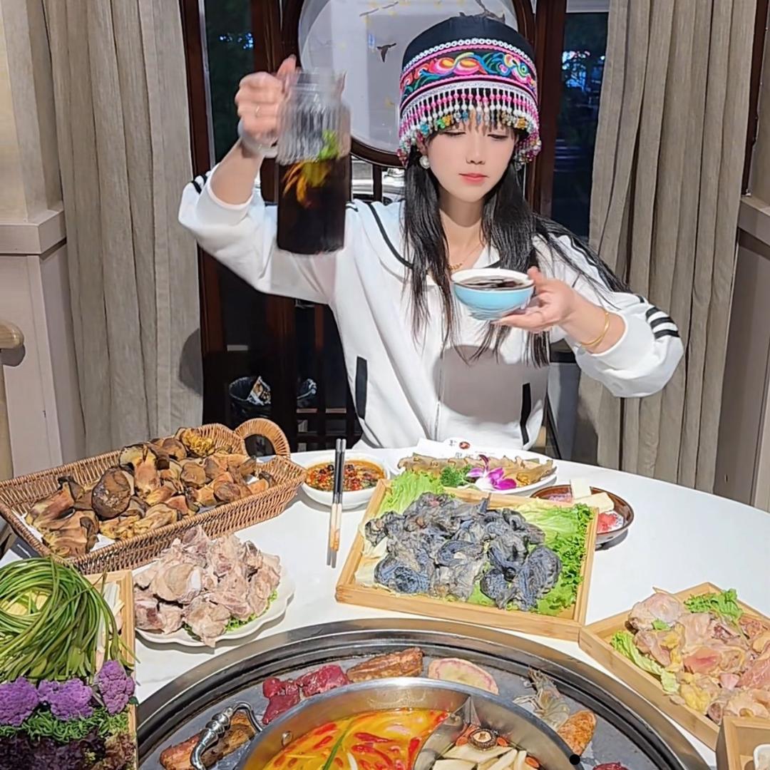 彩彩