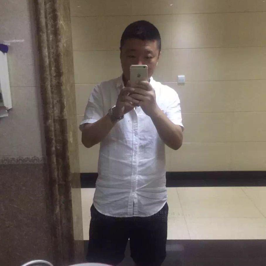 小飞.