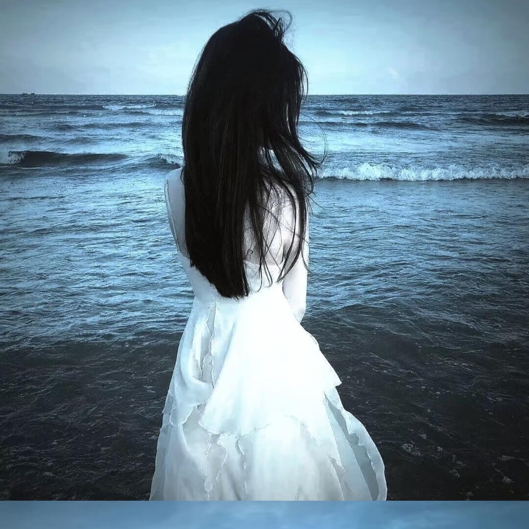 爱吃香菜.