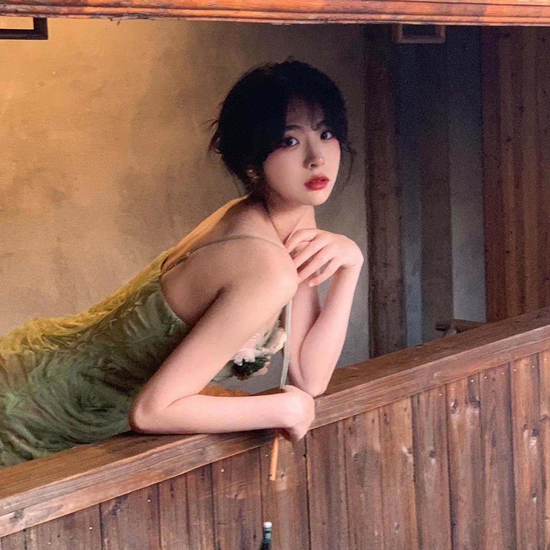 新月很皮