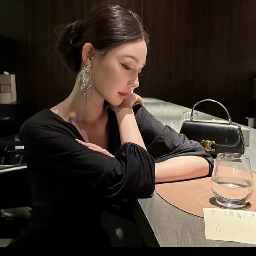 ￴￴ ￴  ￴恋爱脑