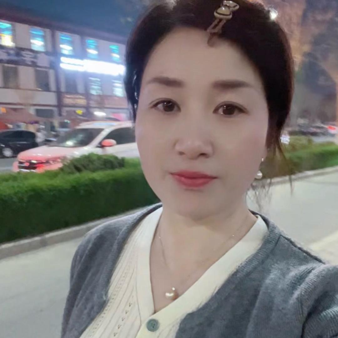 凤爱跳舞