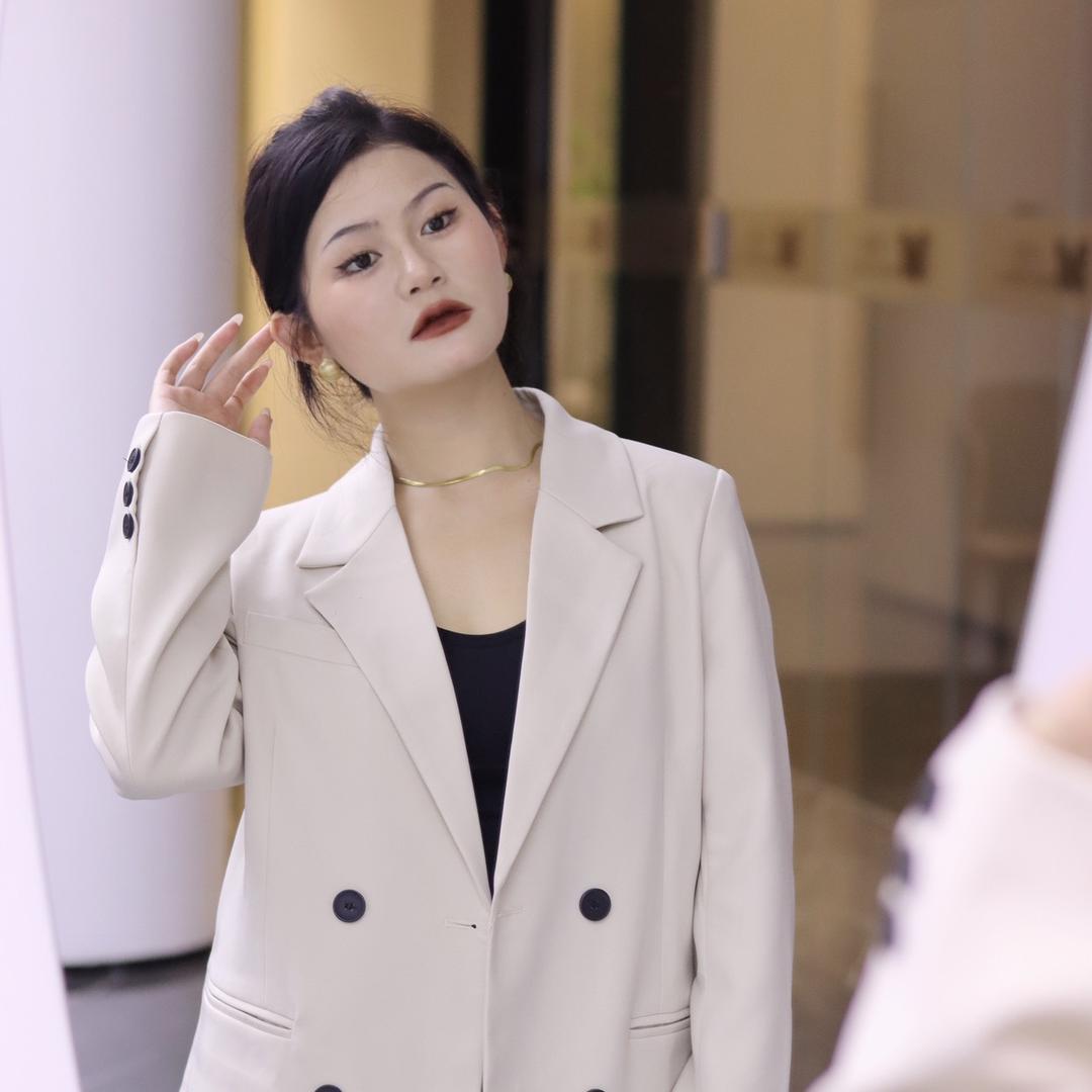 娜娜在兴义